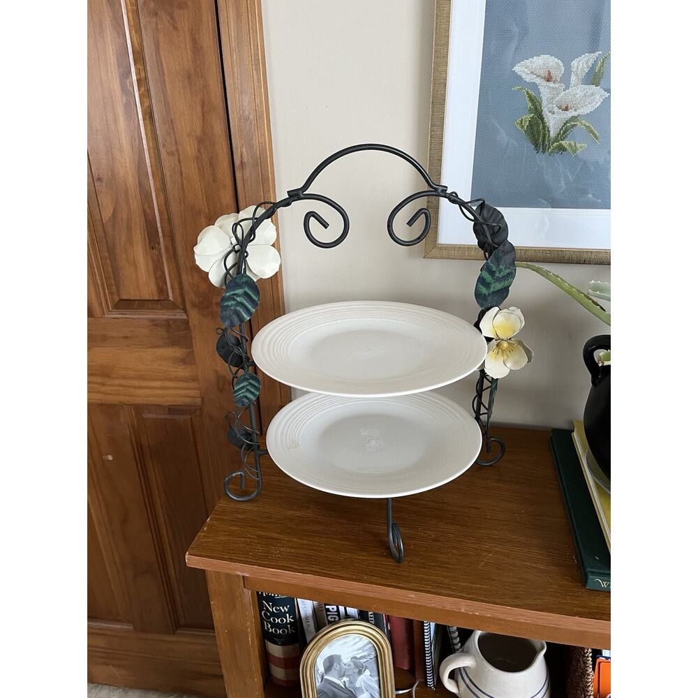Decorative Metal Flower 2 Tier Dining Serving Stand